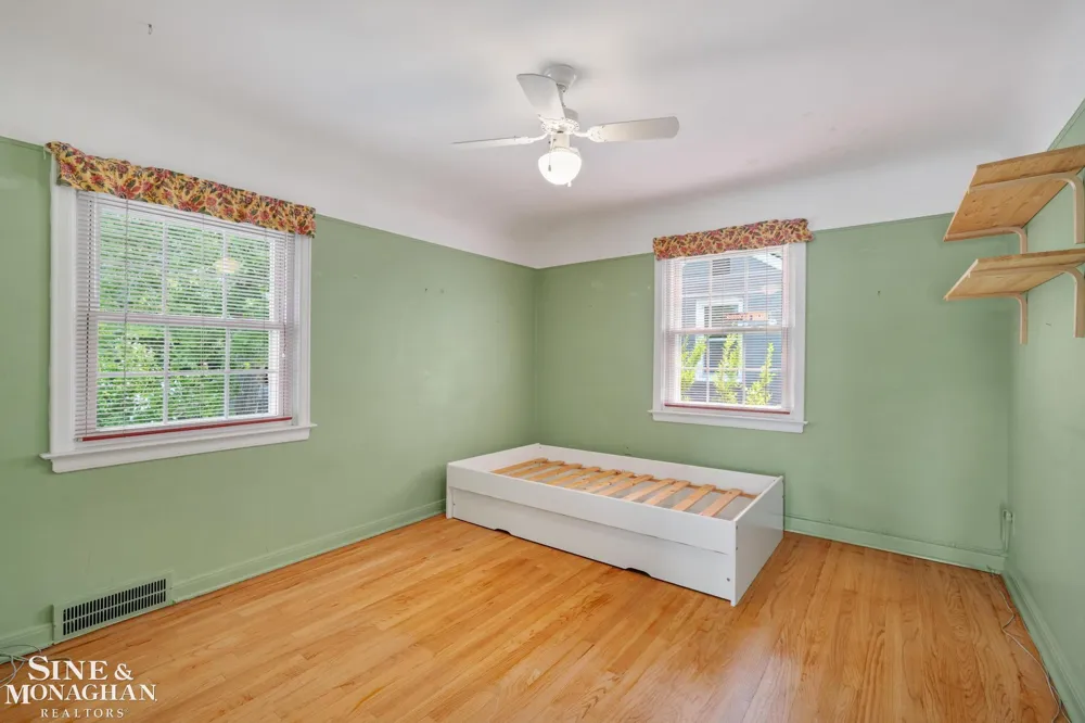 1396 Vernier Road Grosse Pointe Woods City, MI 48236