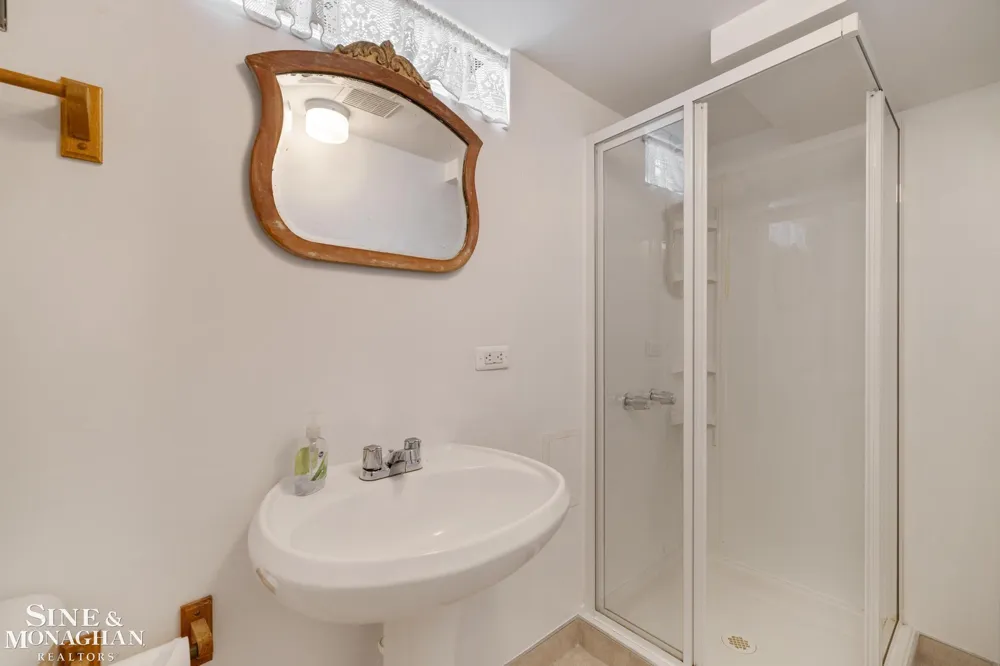 1396 Vernier Road Grosse Pointe Woods City, MI 48236