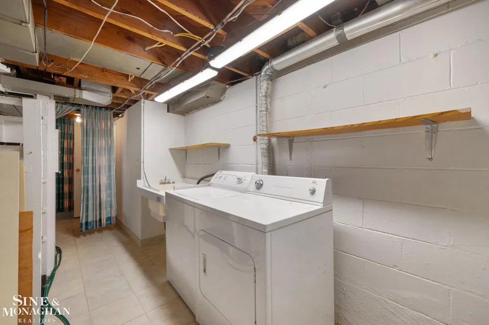 1396 Vernier Road Grosse Pointe Woods City, MI 48236