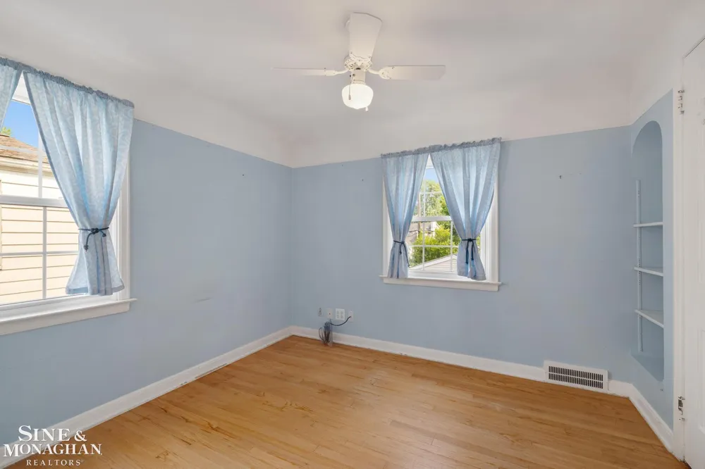 1396 Vernier Road Grosse Pointe Woods City, MI 48236