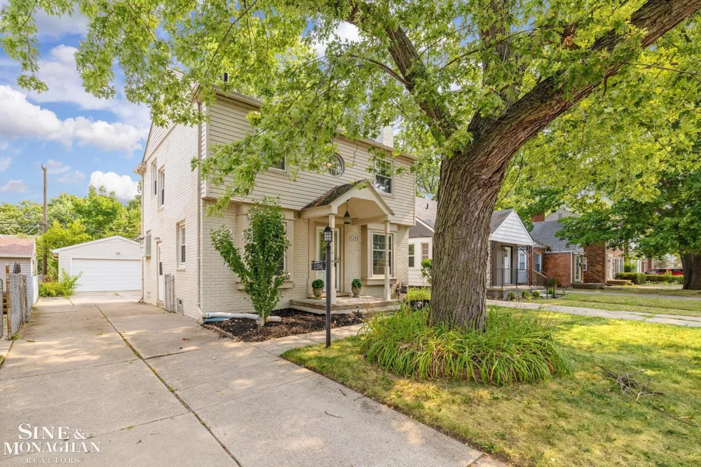 1396 Vernier Road Grosse Pointe Woods City, MI 48236