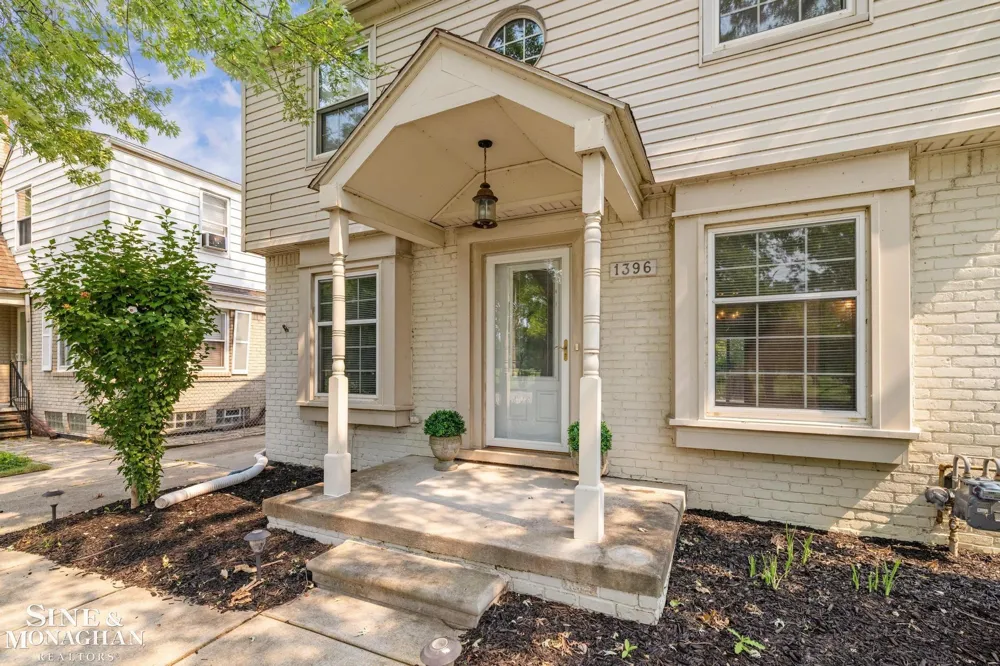 1396 Vernier Road Grosse Pointe Woods City, MI 48236