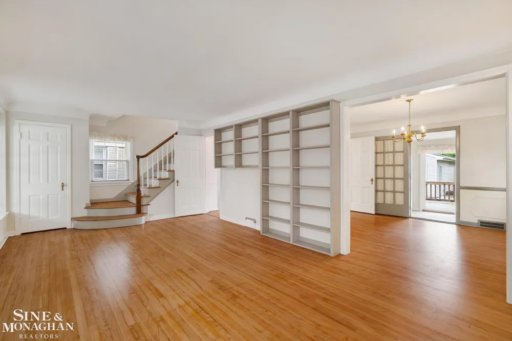 1396 Vernier Road Grosse Pointe Woods City, MI 48236