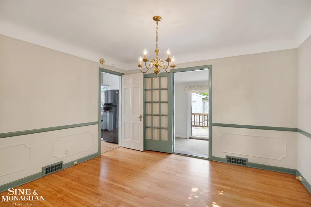 1396 Vernier Road Grosse Pointe Woods City, MI 48236