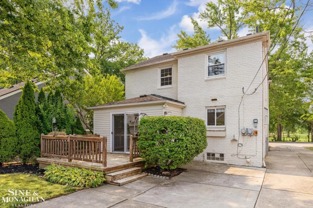 1396 Vernier Road Grosse Pointe Woods City, MI 48236