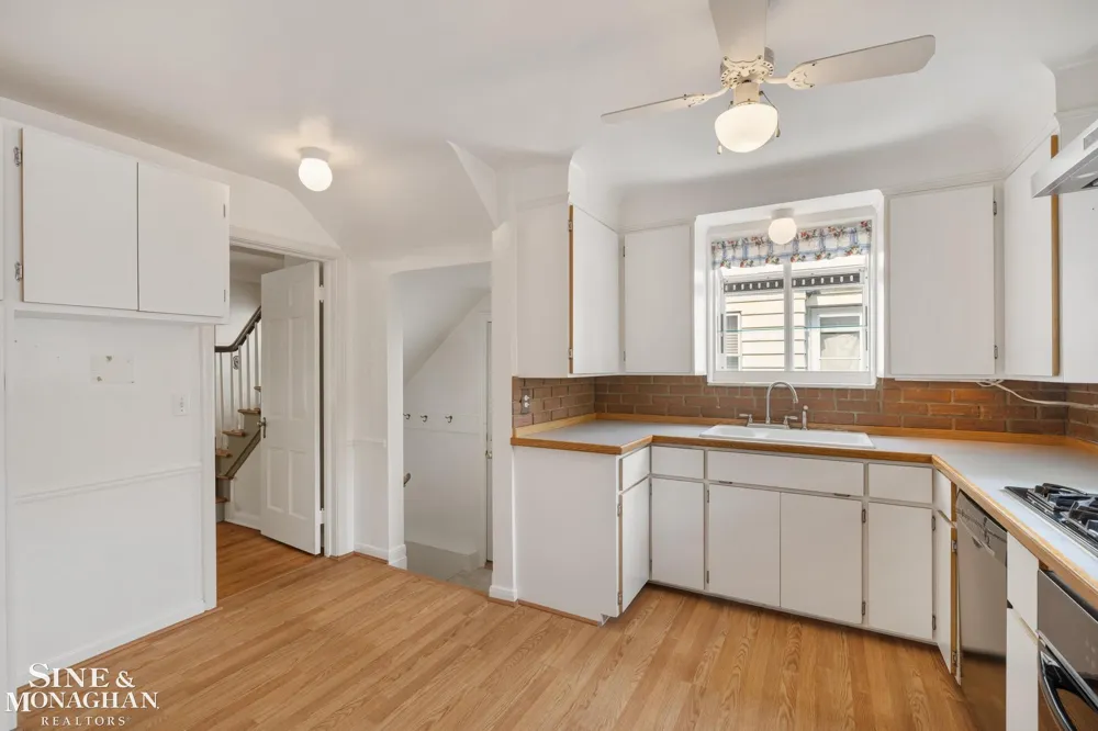 1396 Vernier Road Grosse Pointe Woods City, MI 48236