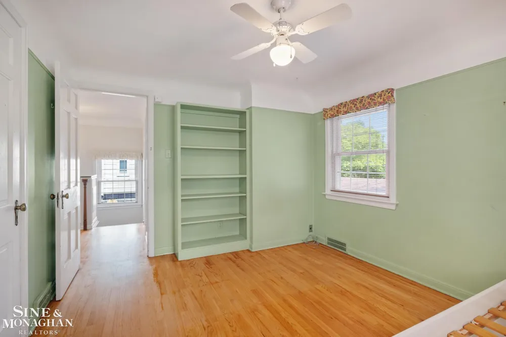 1396 Vernier Road Grosse Pointe Woods City, MI 48236
