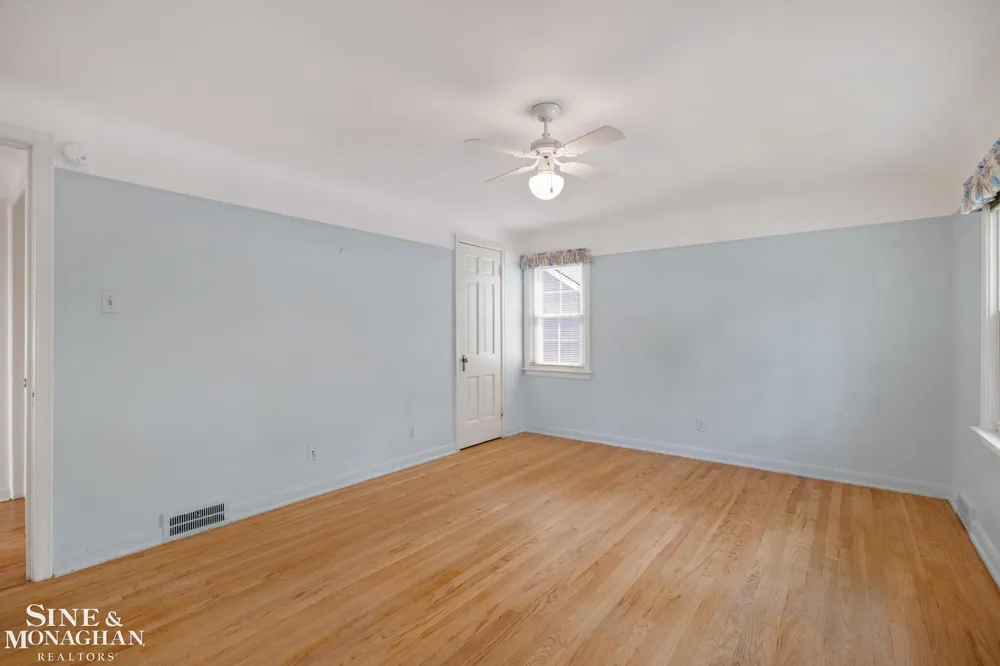 1396 Vernier Road Grosse Pointe Woods City, MI 48236