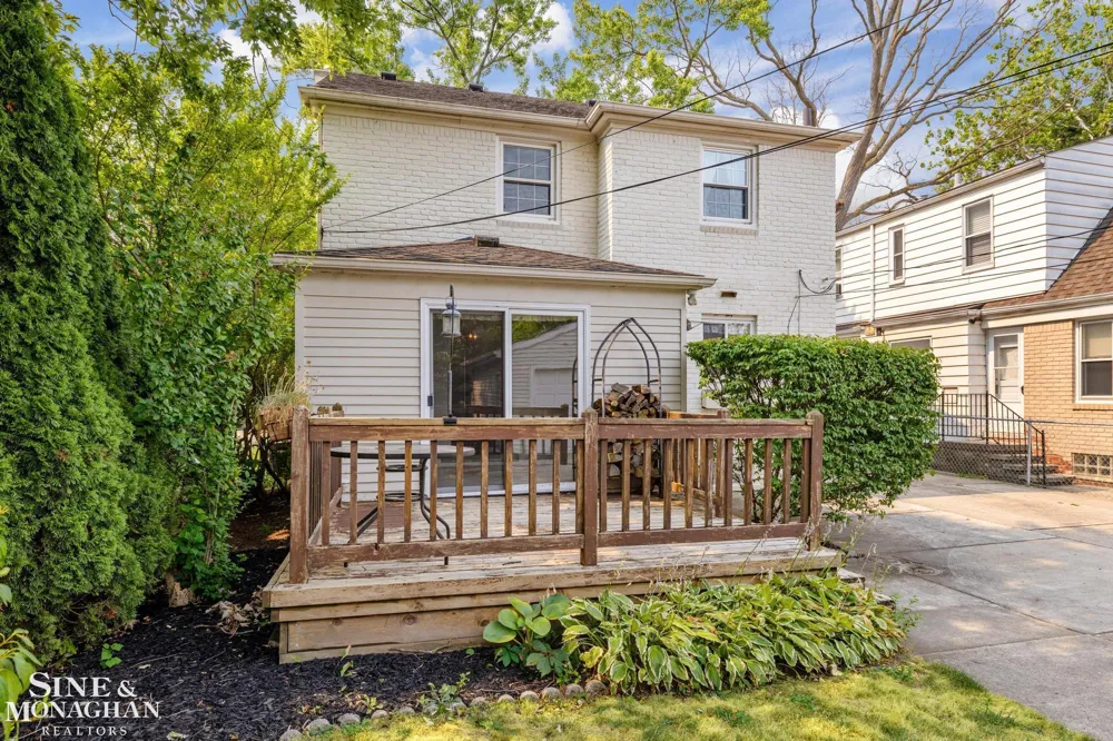 1396 Vernier Road Grosse Pointe Woods City, MI 48236
