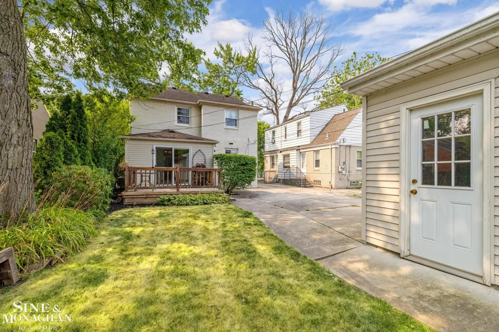 1396 Vernier Road Grosse Pointe Woods City, MI 48236