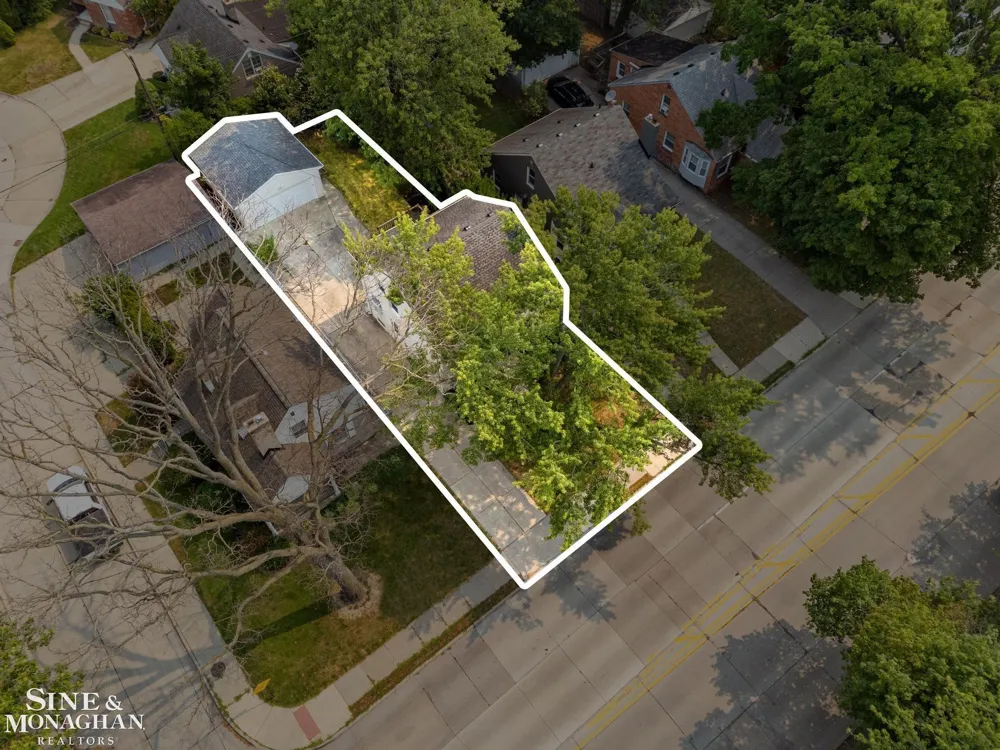 1396 Vernier Road Grosse Pointe Woods City, MI 48236
