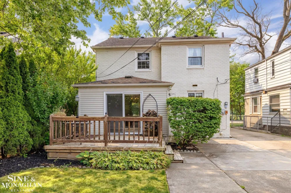 1396 Vernier Road Grosse Pointe Woods City, MI 48236