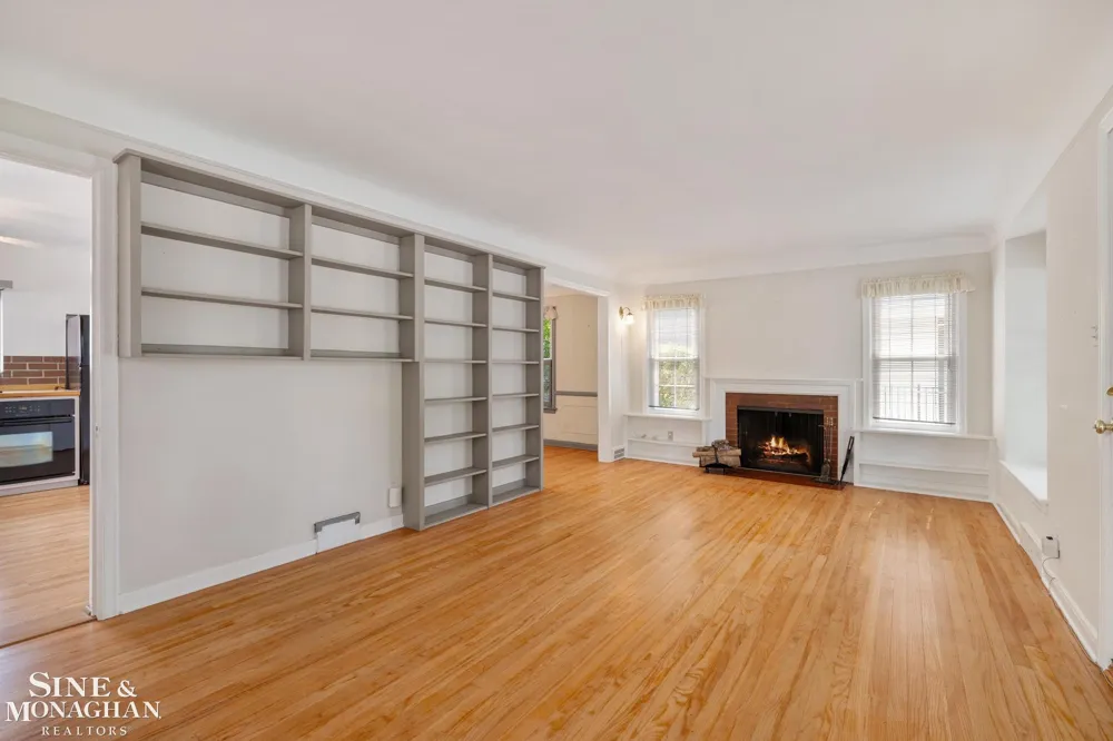 1396 Vernier Road Grosse Pointe Woods City, MI 48236