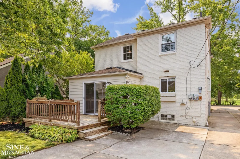 1396 Vernier Road Grosse Pointe Woods City, MI 48236