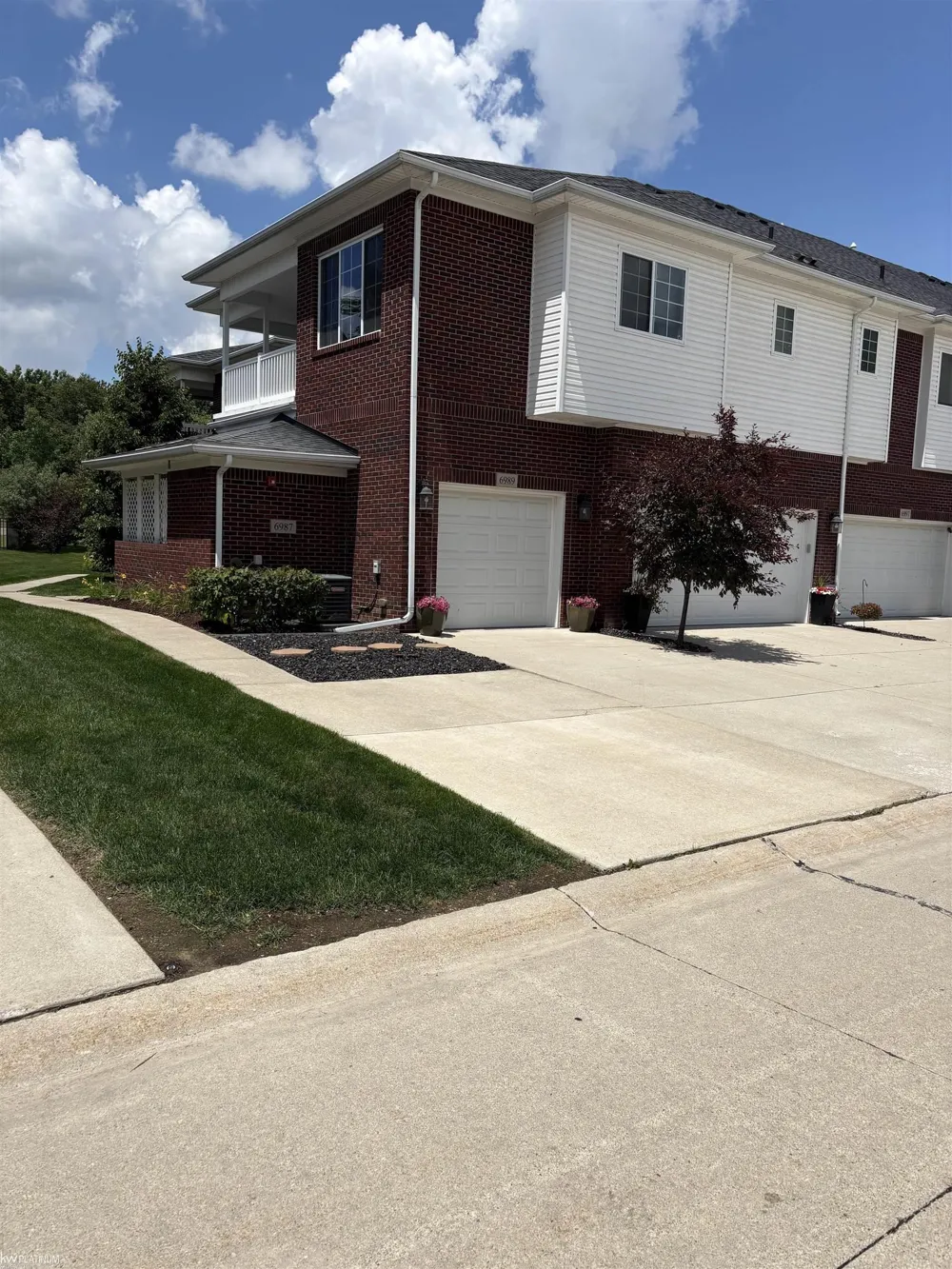 6989 Boulder Pointe Drive Washington Township, MI 48094