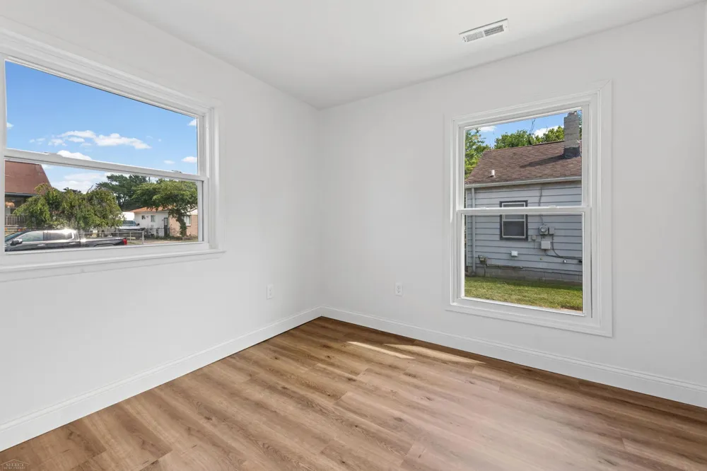 25545 Packard Street Roseville City, MI 48066