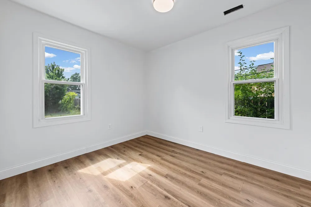 25545 Packard Street Roseville City, MI 48066