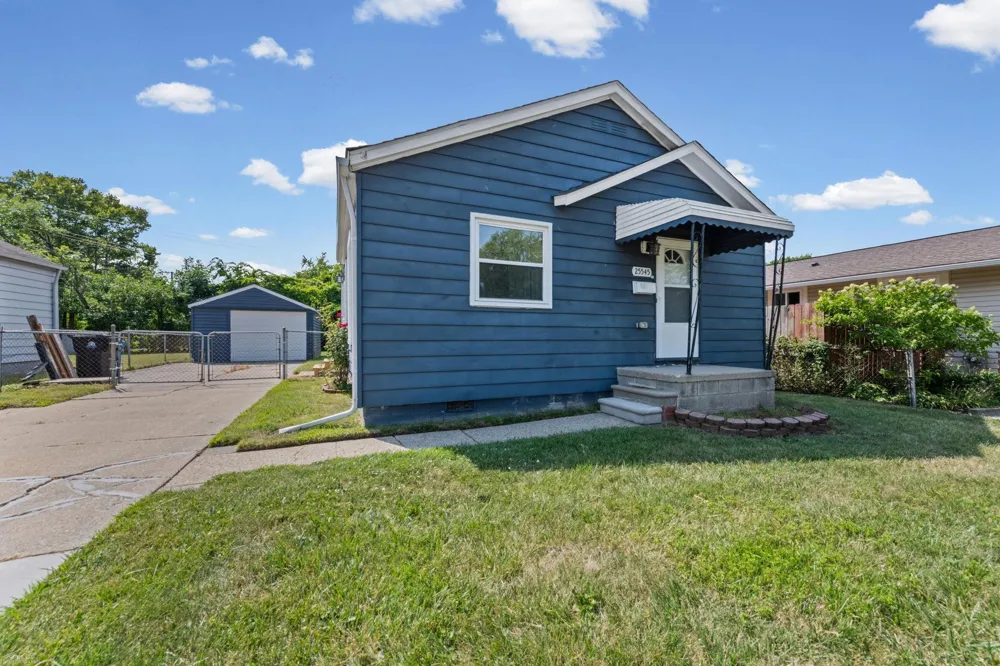 25545 Packard Street Roseville City, MI 48066