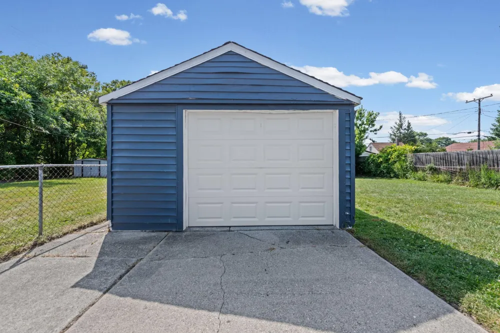 25545 Packard Street Roseville City, MI 48066