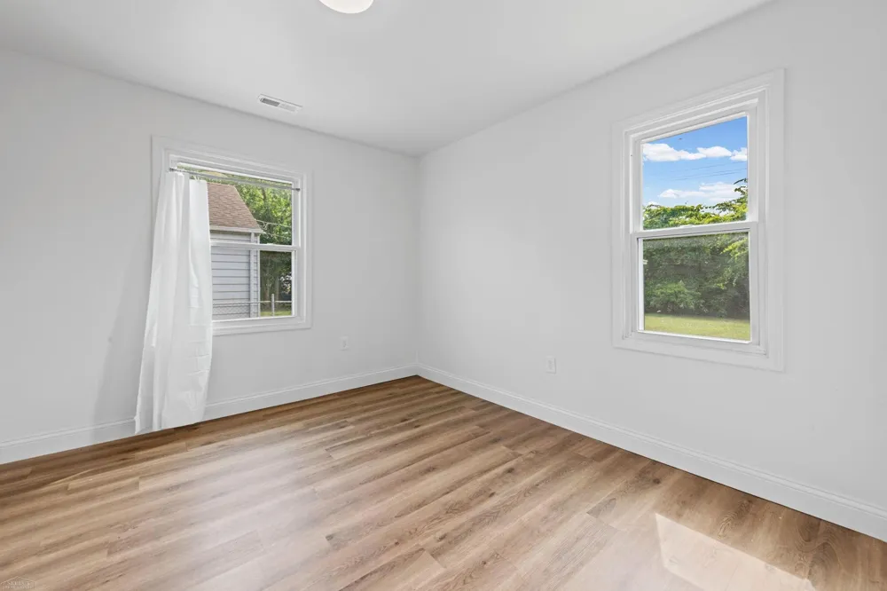 25545 Packard Street Roseville City, MI 48066