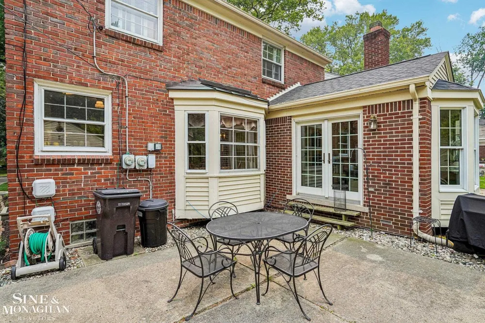 470 Allard Road Grosse Pointe Farms City, MI 48236
