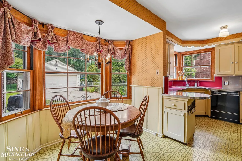 470 Allard Road Grosse Pointe Farms City, MI 48236