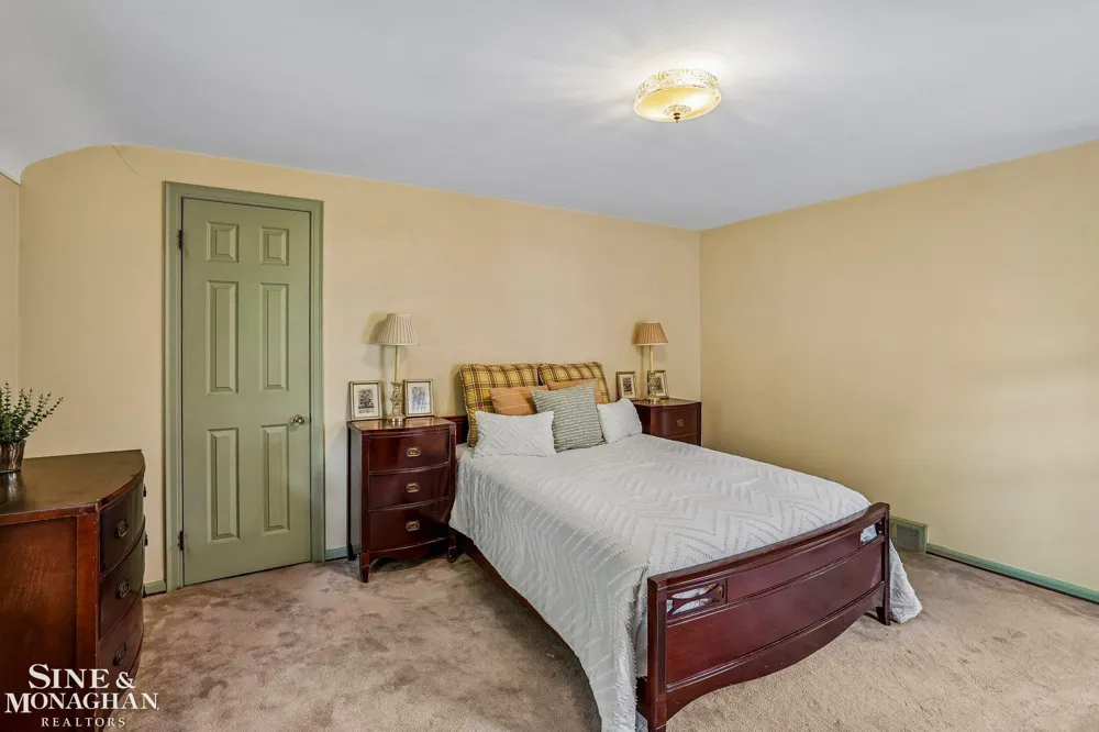 470 Allard Road Grosse Pointe Farms City, MI 48236