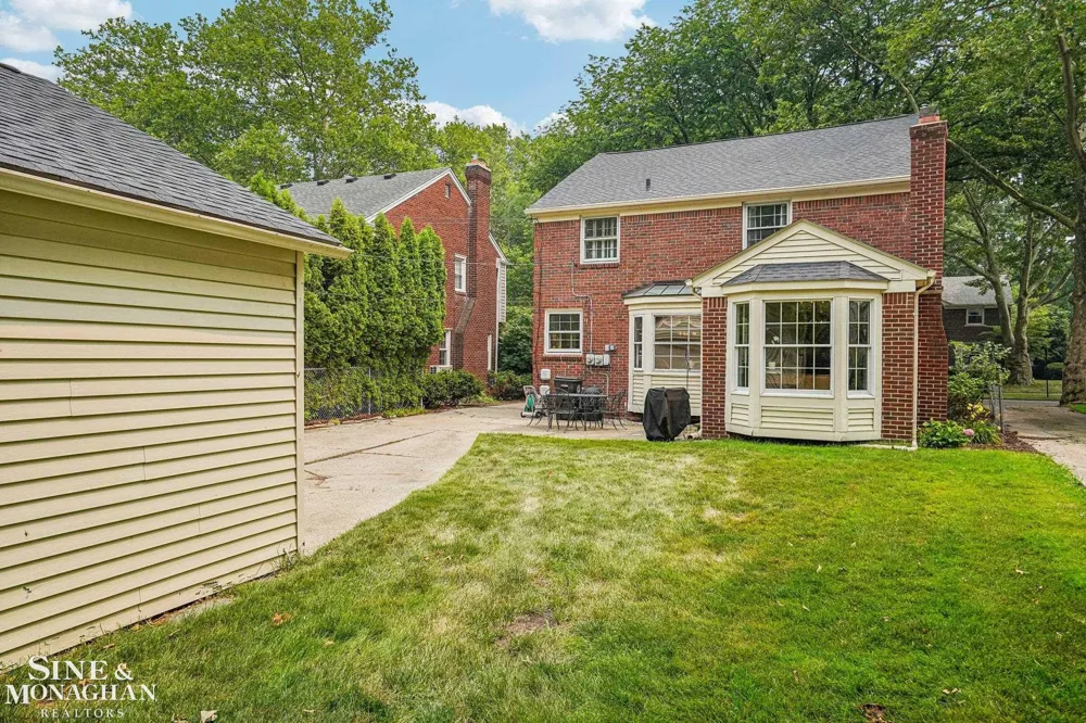 470 Allard Road Grosse Pointe Farms City, MI 48236