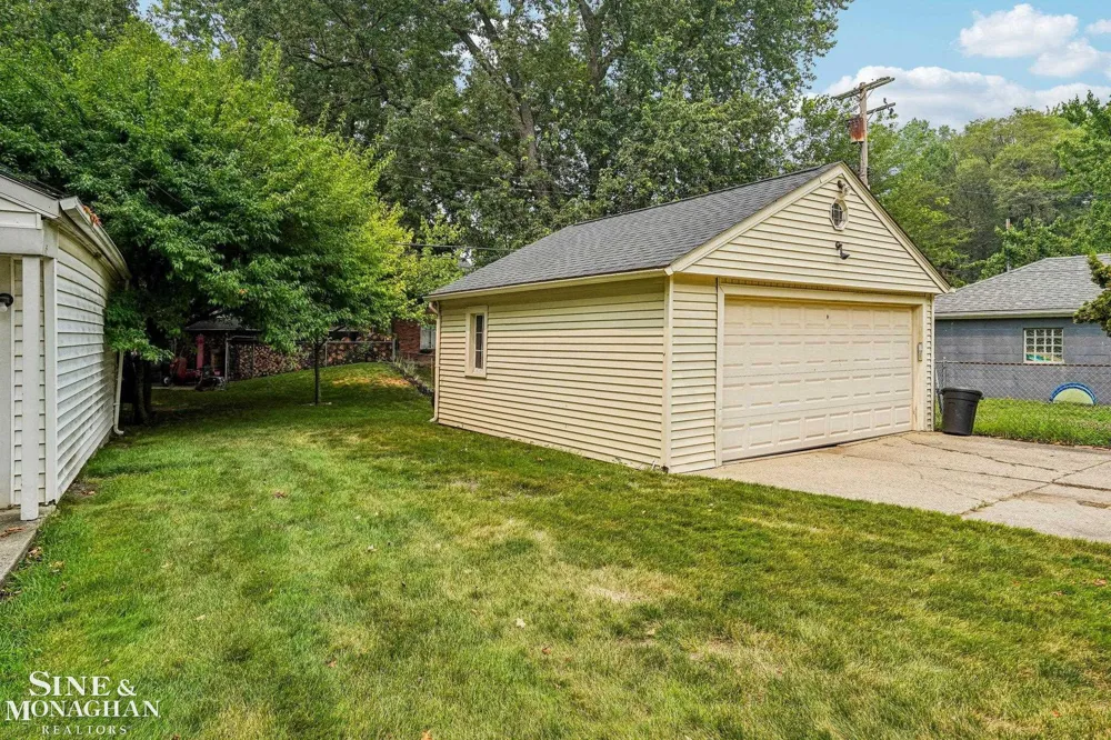 470 Allard Road Grosse Pointe Farms City, MI 48236