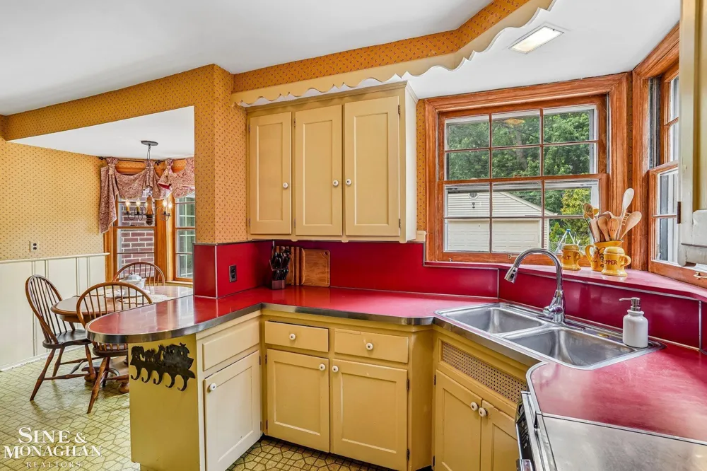 470 Allard Road Grosse Pointe Farms City, MI 48236
