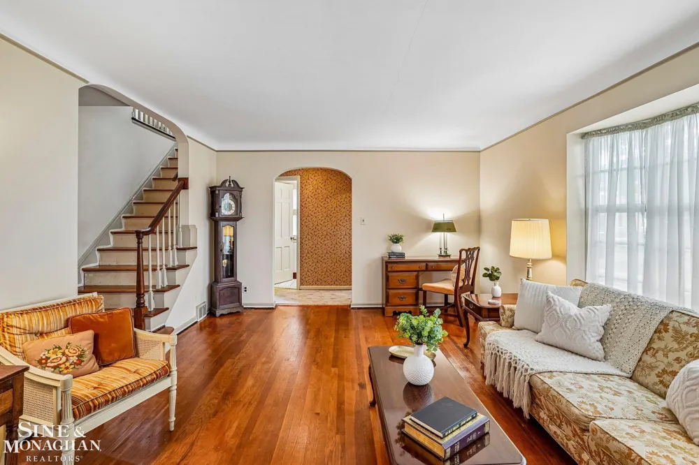 470 Allard Road Grosse Pointe Farms City, MI 48236