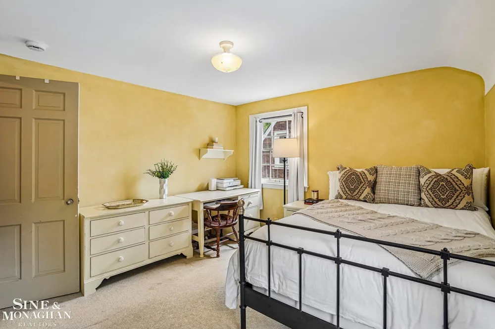 470 Allard Road Grosse Pointe Farms City, MI 48236