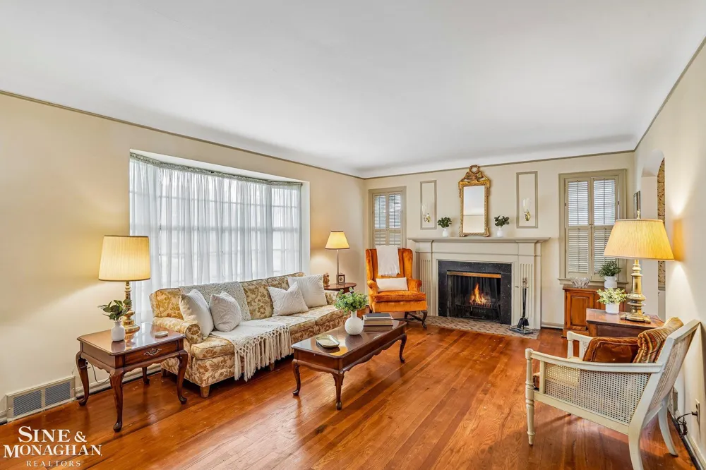 470 Allard Road Grosse Pointe Farms City, MI 48236