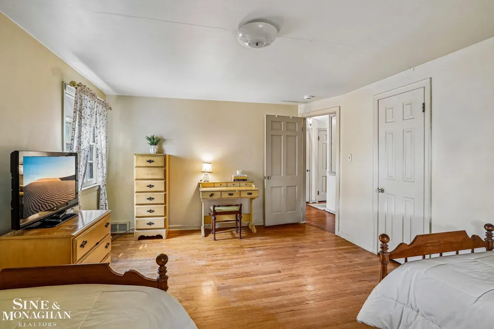 470 Allard Road Grosse Pointe Farms City, MI 48236
