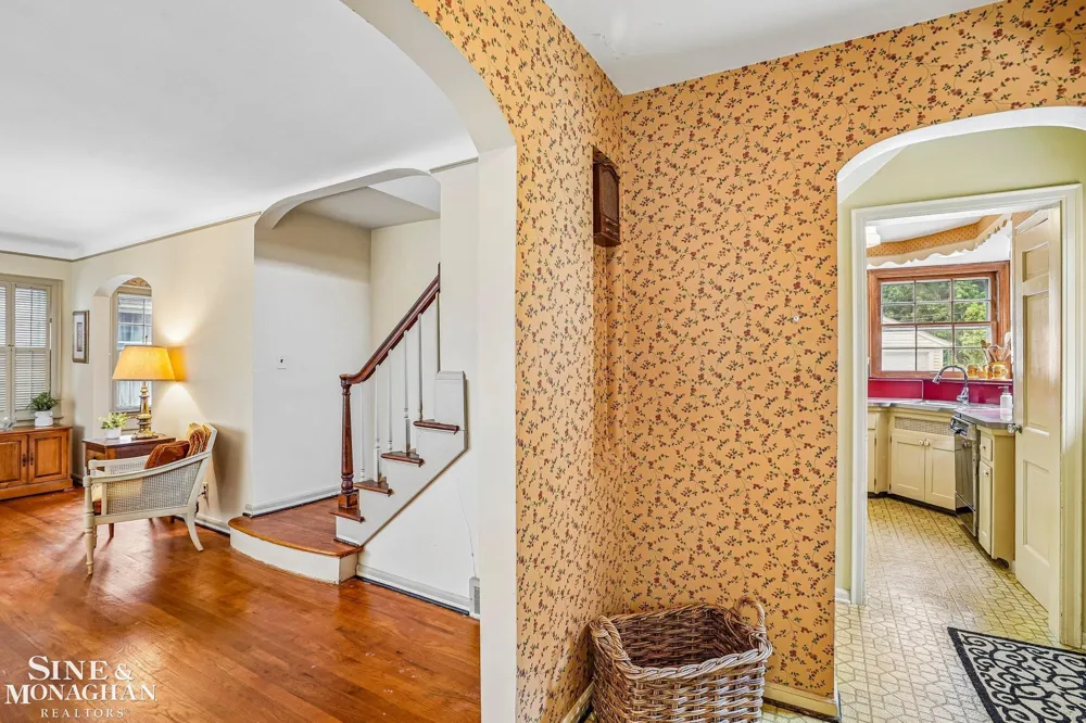 470 Allard Road Grosse Pointe Farms City, MI 48236