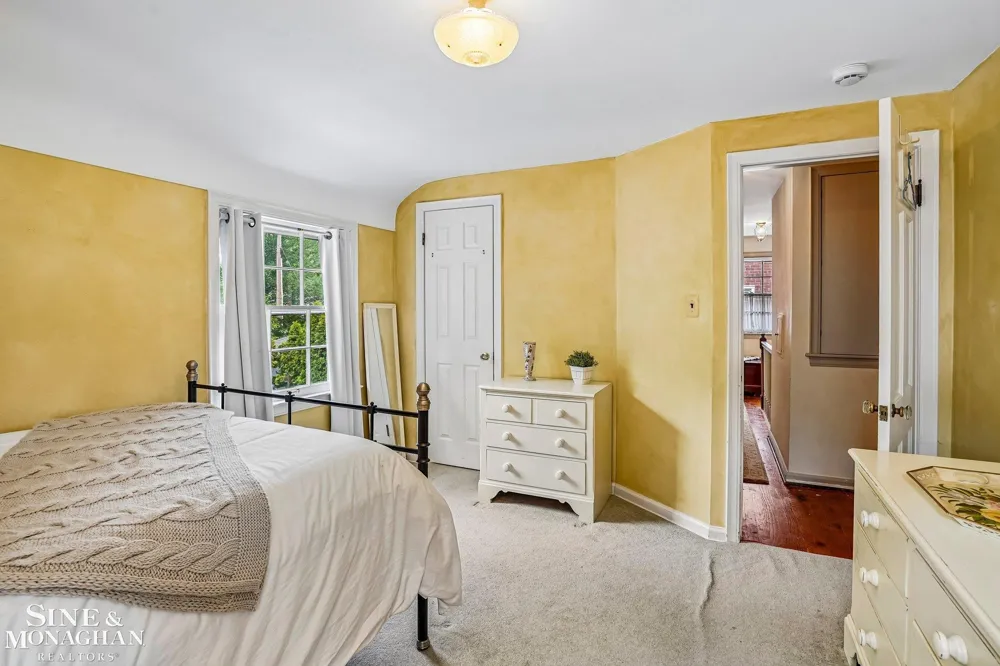 470 Allard Road Grosse Pointe Farms City, MI 48236