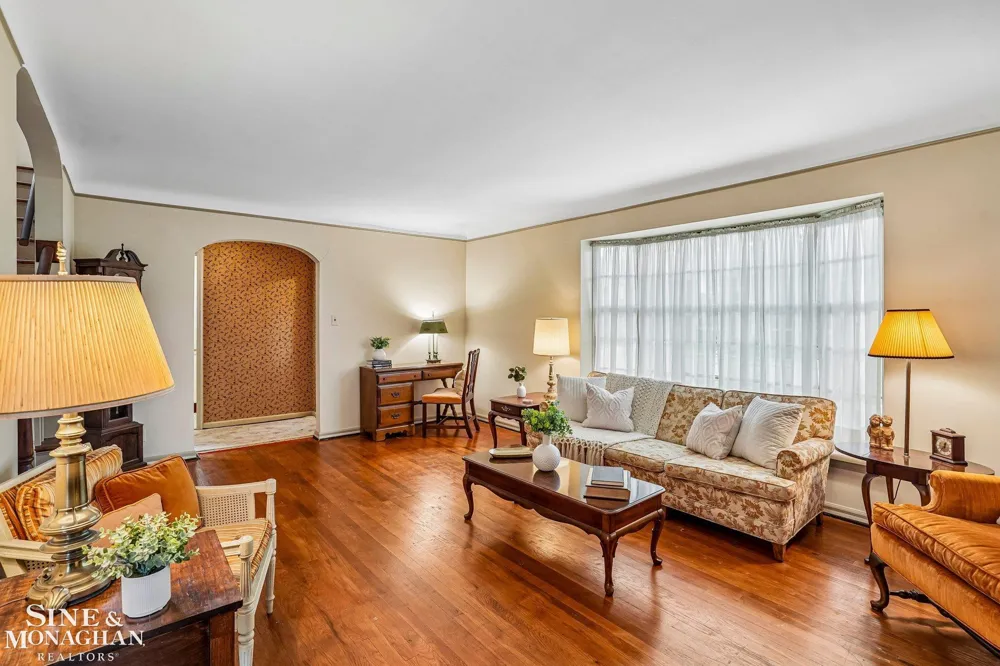 470 Allard Road Grosse Pointe Farms City, MI 48236