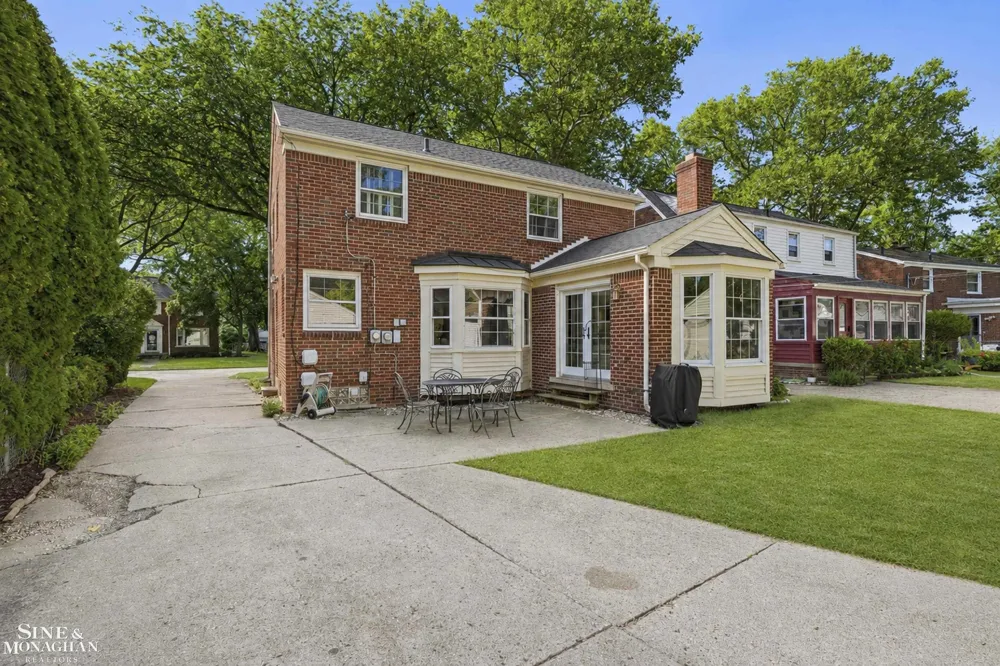 470 Allard Road Grosse Pointe Farms City, MI 48236