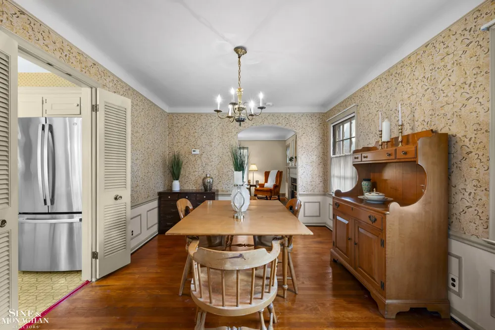 470 Allard Road Grosse Pointe Farms City, MI 48236