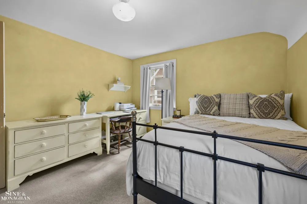 470 Allard Road Grosse Pointe Farms City, MI 48236