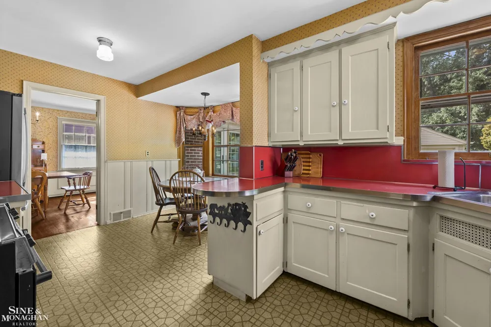 470 Allard Road Grosse Pointe Farms City, MI 48236