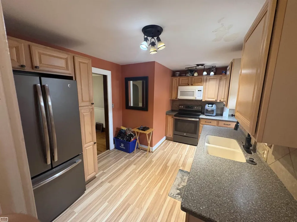 6032 Fox Street Mayville Village, MI 48744