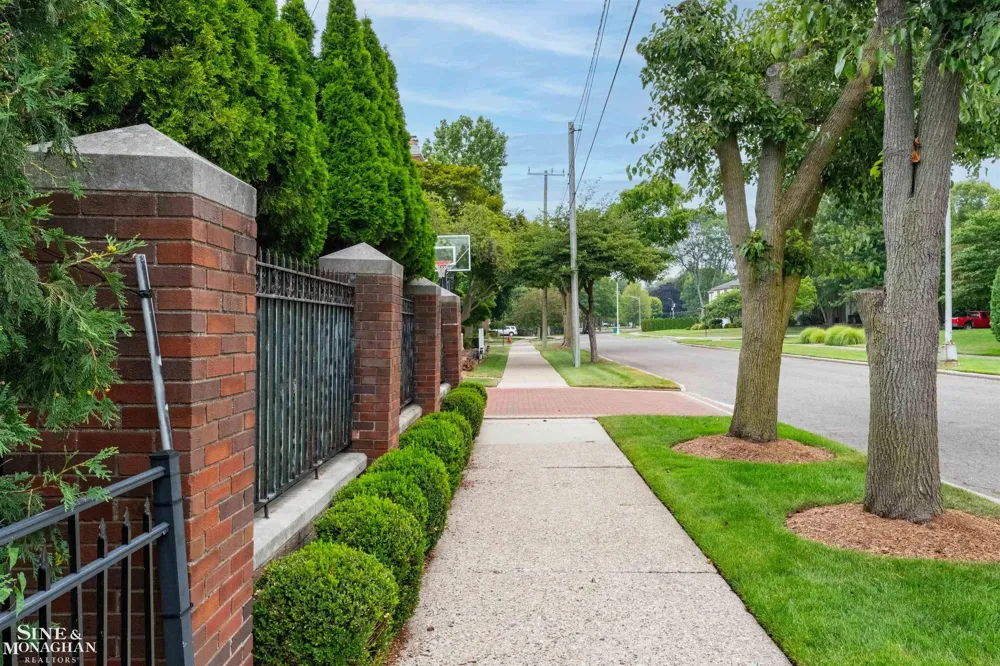 701 Balfour Street Grosse Pointe Park City, MI 48230