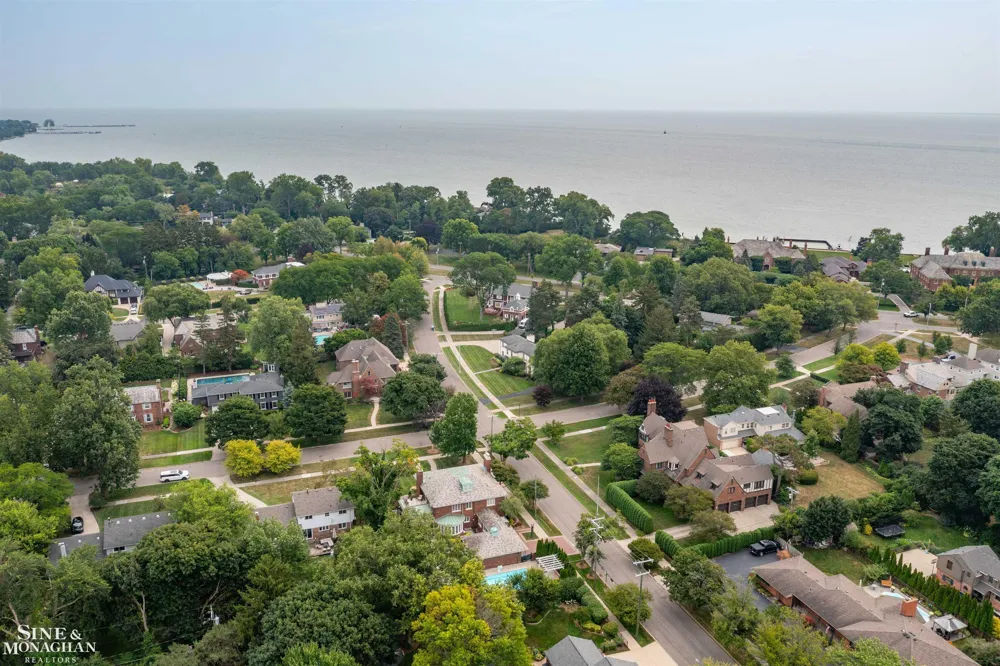 701 Balfour Street Grosse Pointe Park City, MI 48230