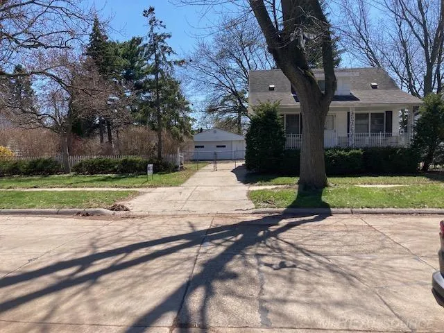 8442 Central Street Center Line City, MI 48015