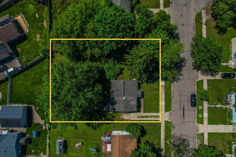 4627 Lowcroft Avenue Lansing City, MI 48910