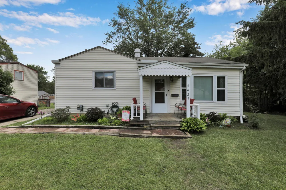 4627 Lowcroft Avenue Lansing City, MI 48910