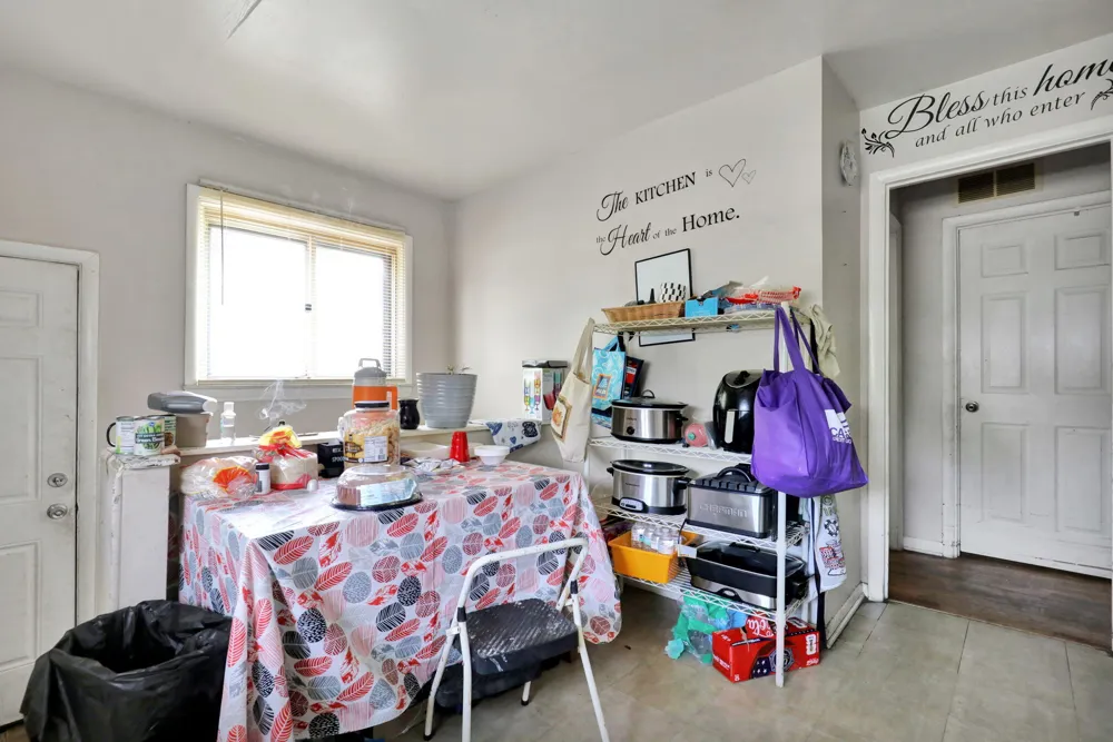 4627 Lowcroft Avenue Lansing City, MI 48910