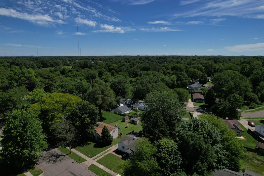 4627 Lowcroft Avenue Lansing City, MI 48910