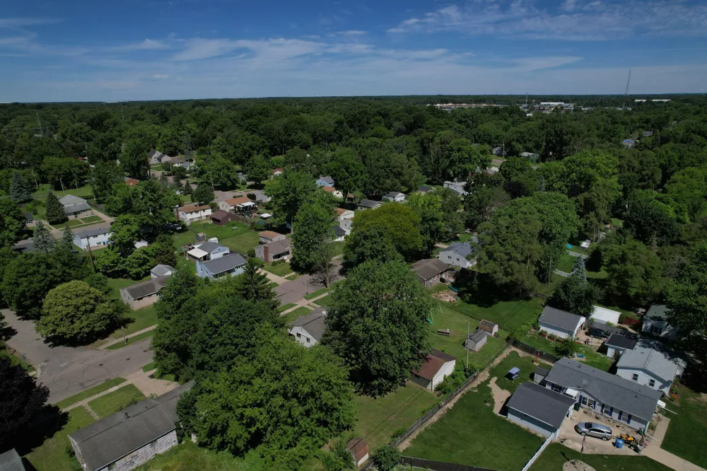 4627 Lowcroft Avenue Lansing City, MI 48910